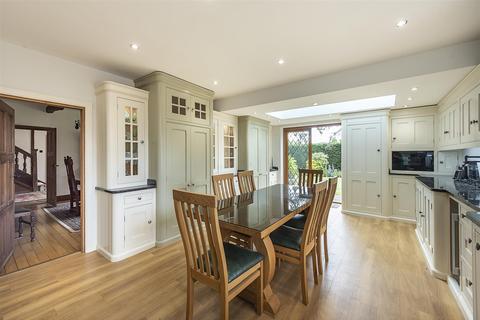 4 bedroom detached house for sale - West Common Grove, Harpenden
