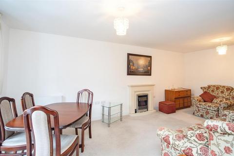1 bedroom apartment for sale, Mountbatton House, Hempstead Road, Hemel Hemp, HP3 0GG