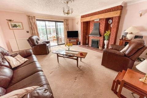 4 bedroom detached house for sale - Butterworth Drive, Coventry