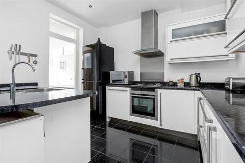 326 Upper Elmers End Road, Beckenham, BR3 3HF