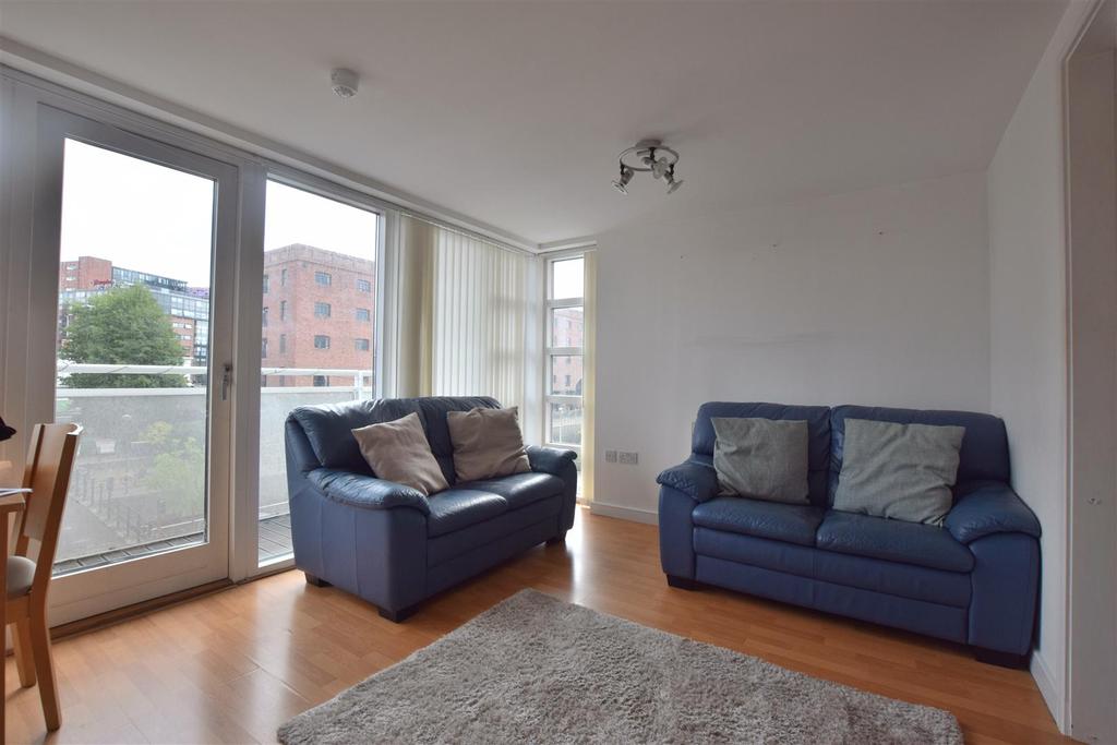 Block 7, Royal Quay, Liverpool 2 bed apartment £950 pcm (£219 pw)