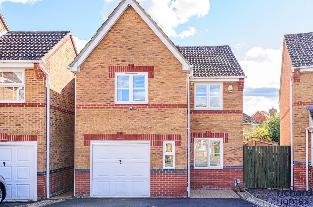 Holliday Close, Abbey Meads, Swindon, SN25 3 bed detached house for