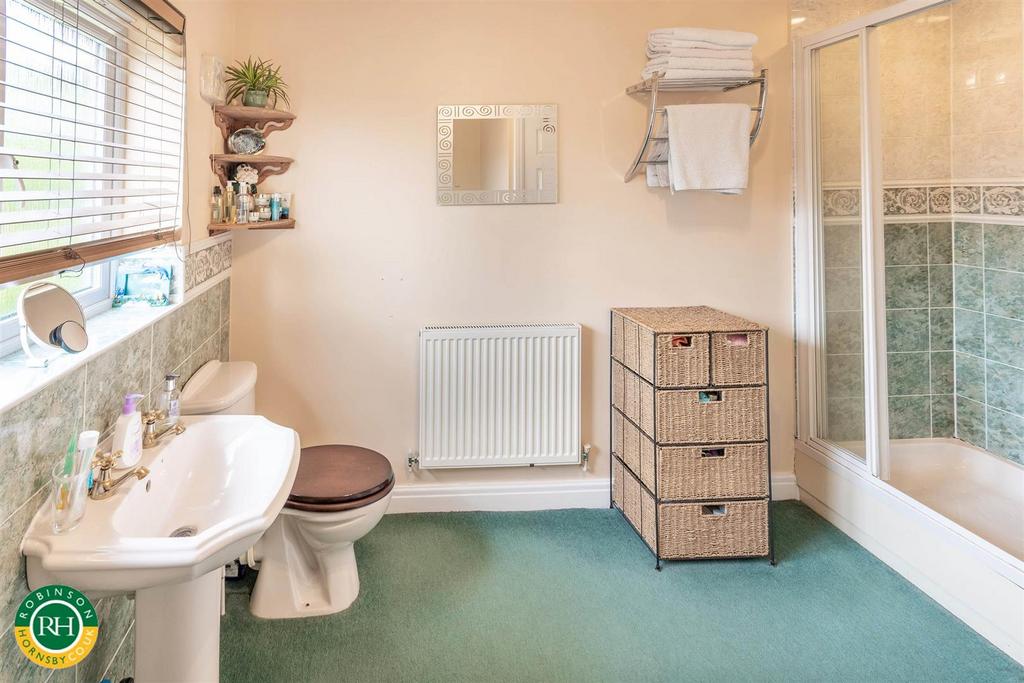 Bathrooom 1.jpg
