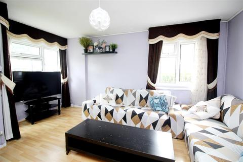 1 bedroom flat for sale - St. Andrew's Road, London