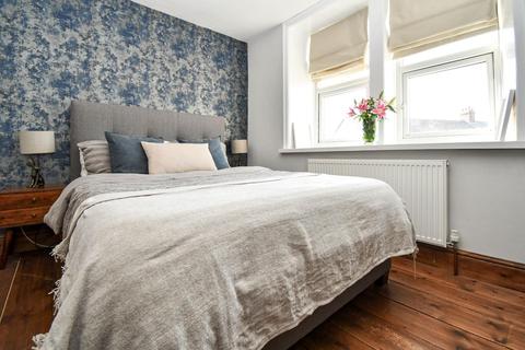 3 Canada Road, Rawdon, Leeds, LS19 6LR