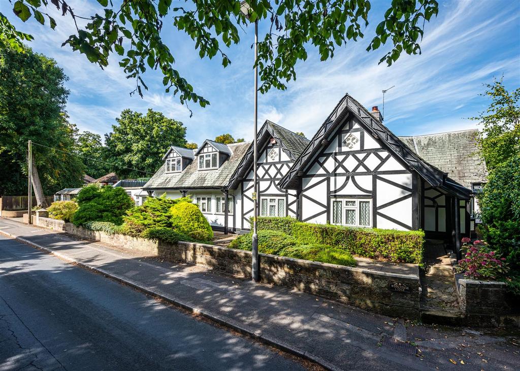 Woodhouse Lodge, Wood Road, Tettenhall Wood 3 bed detached house for