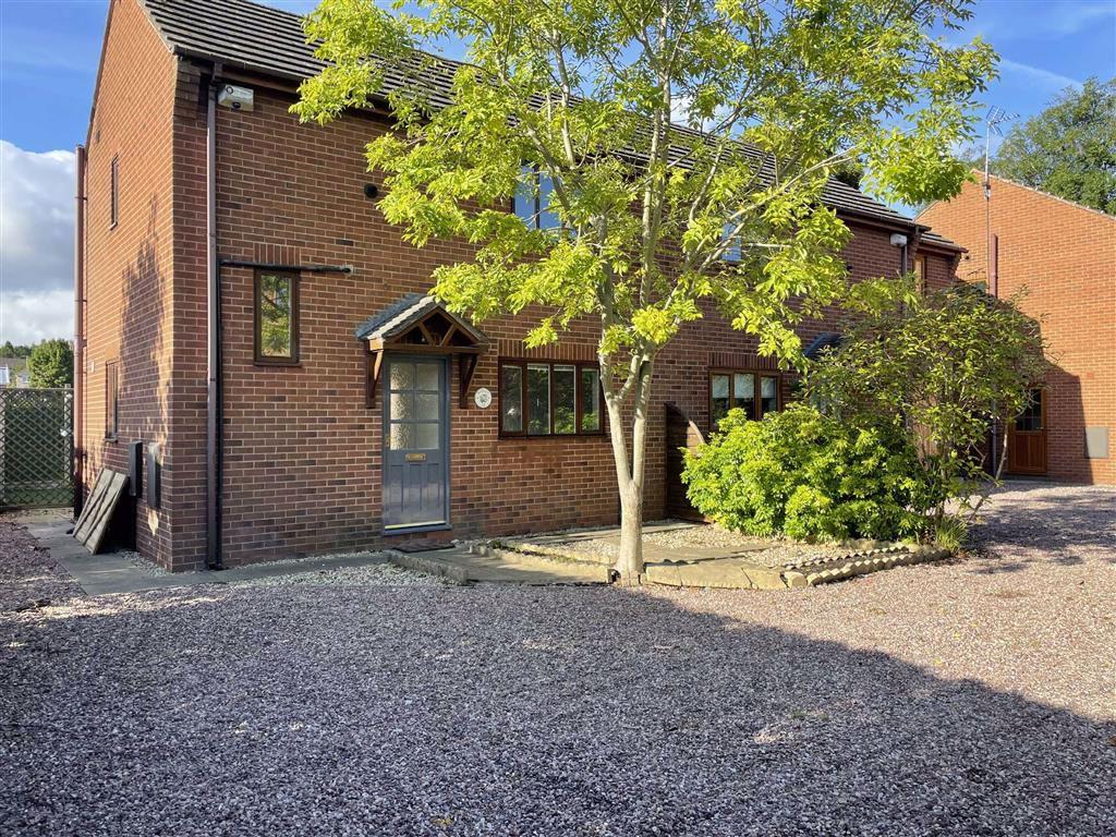 Stryd Henardd, Mold, Flintshire 2 bed semidetached house £750 pcm (£