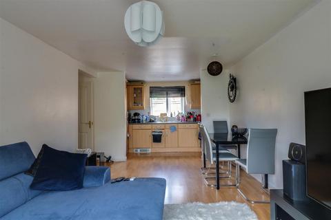 27 Coniston Avenue, Purfleet, RM19 1PG