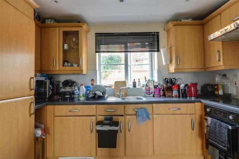 27 Coniston Avenue, Purfleet, RM19 1PG