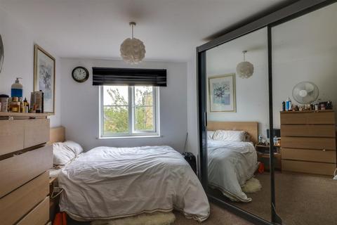 27 Coniston Avenue, Purfleet, RM19 1PG