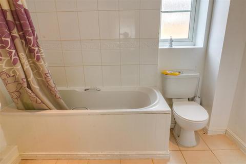 27 Coniston Avenue, Purfleet, RM19 1PG