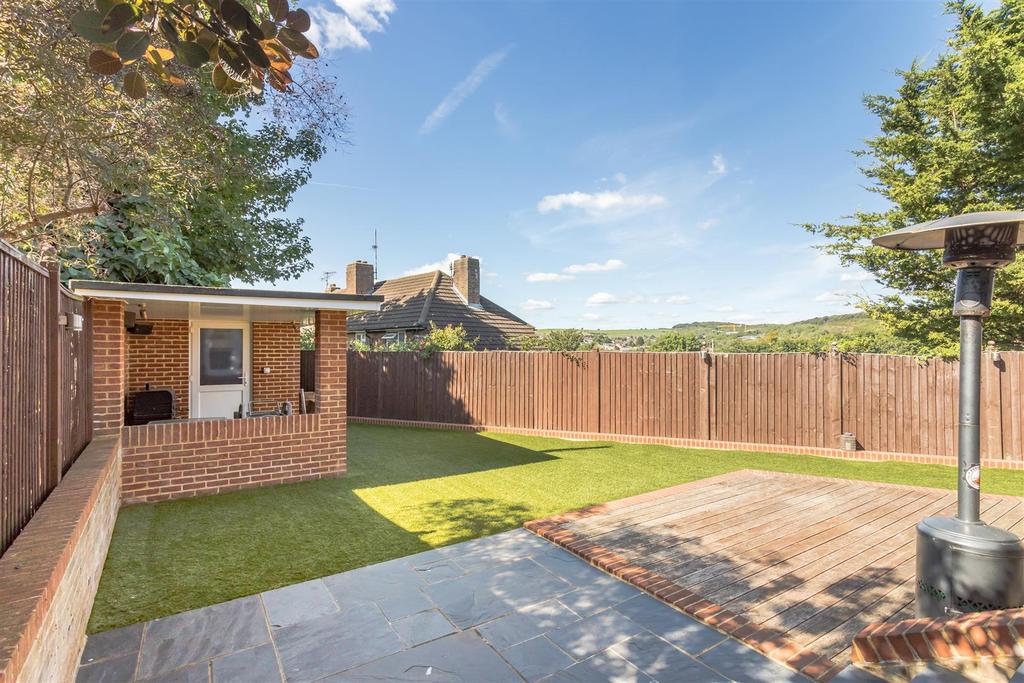 Moulsecoomb Way, Brighton 3 bed semidetached house £400,000