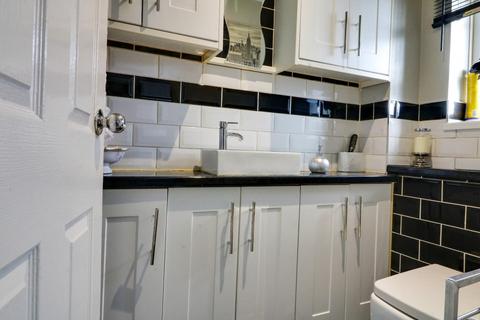 94 Danbury Crescent, South Ockendon, RM15 5XF