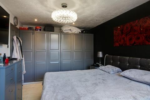 94 Danbury Crescent, South Ockendon, RM15 5XF