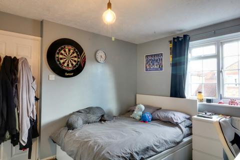 94 Danbury Crescent, South Ockendon, RM15 5XF