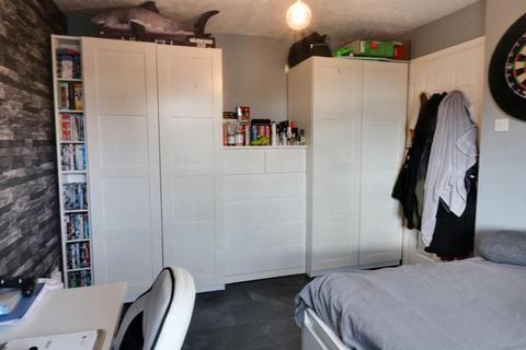 94 Danbury Crescent, South Ockendon, RM15 5XF