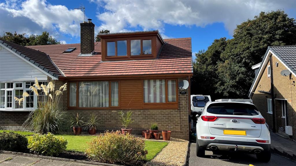 Brackendale Drive, Thackley 5 bed semidetached bungalow £349,950