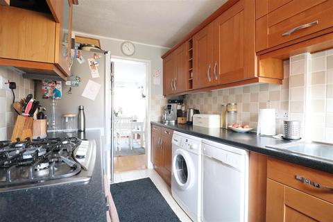 3 bedroom semi-detached house for sale - Nelson Gardens, Braintree