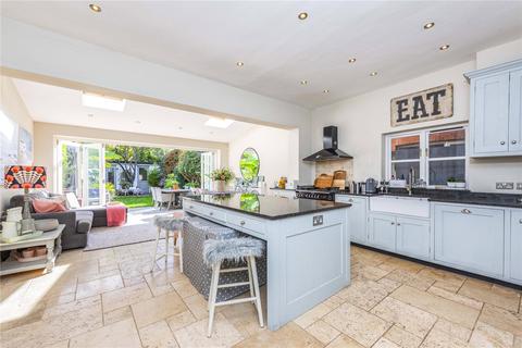4 bedroom semi-detached house for sale - Albemarle Gardens, New Malden, KT3