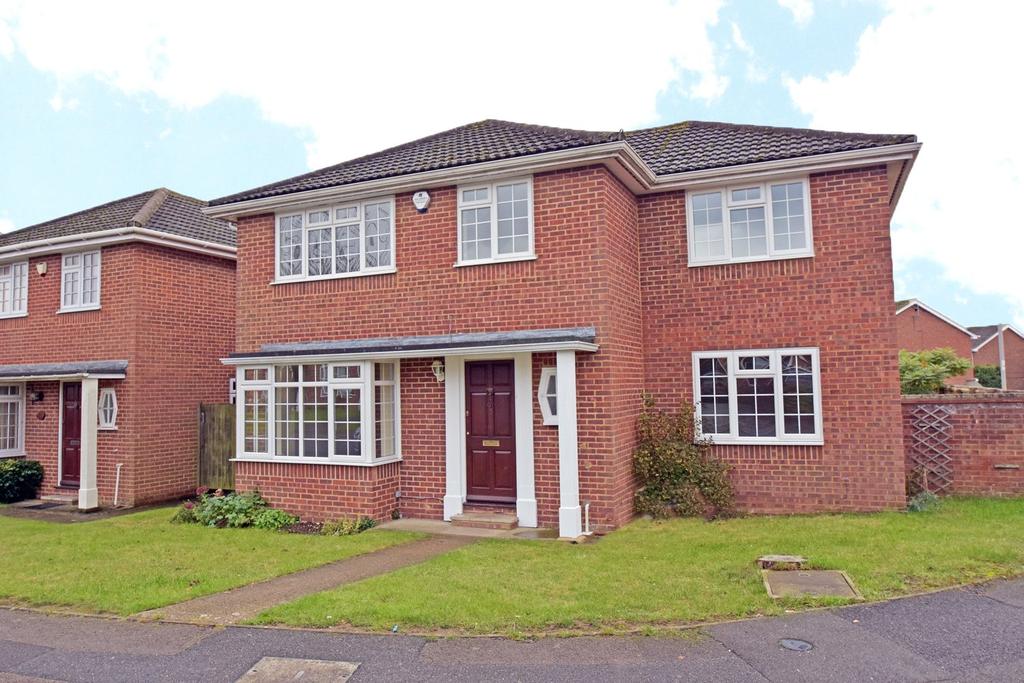 Cranbrook Drive, Maidenhead... 4 bed detached house £2,000 pcm (£462 pw)