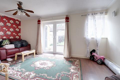19 Crowthorp Road, Northampton, NN3 5DU