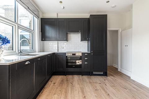 2a Pevensey Road, London, SW17 0HW