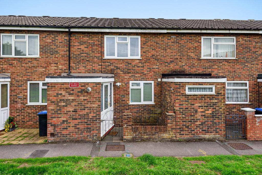 Cowley Avenue, Chertsey, KT16 3 bed terraced house for sale £425,000