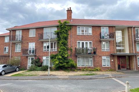 3 bedroom flat to rent - Merridale Court, Merridale Road, Wolverhampton
