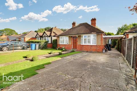 2 bedroom detached bungalow for sale - Straight Mile, Maidenhead