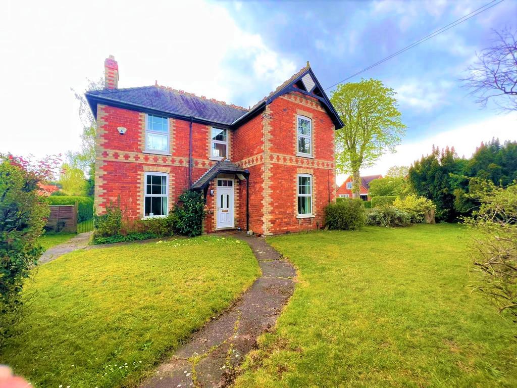Doddington Road, Lincoln, LN6 3 bed detached house £350,000