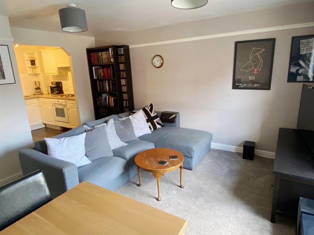 Scholars Court, Derngate, Northampton NN1 1ES 1 bed flat for sale £