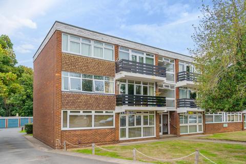 2 bedroom flat for sale - Bourne Way, Hayes