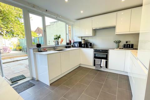 19 Poulcott, Wraysbury, Staines, TW19 5DN