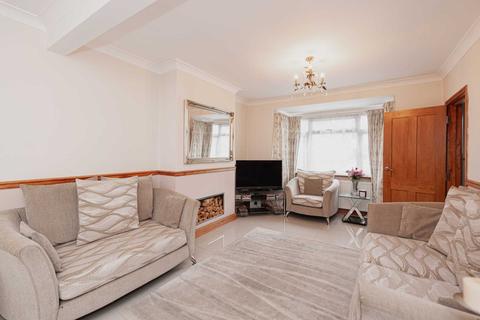 4 bedroom semi-detached house to rent - Poole Road, Epsom