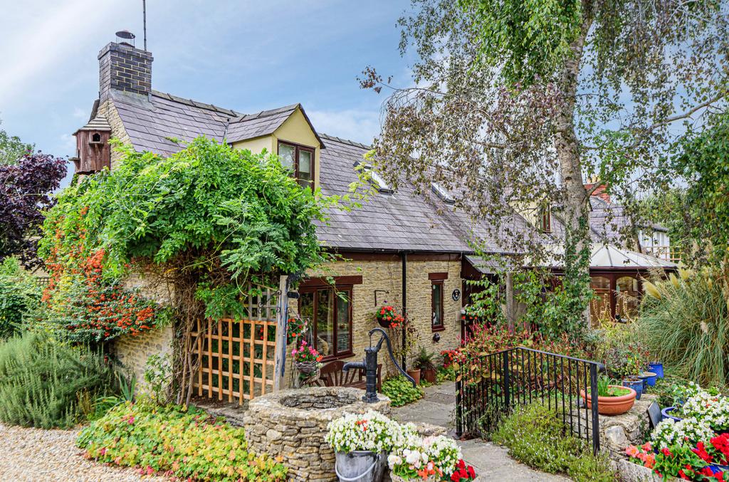 Ampney St. Mary, Cirencester... 3 bed house £650,000