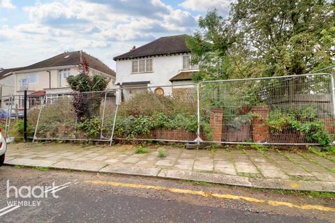 3 bedroom detached house for sale - Braemar Avenue, Wembley