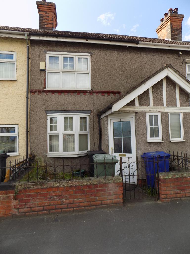 Kings Road, Immingham DN40 3 bed terraced house for sale £110,000