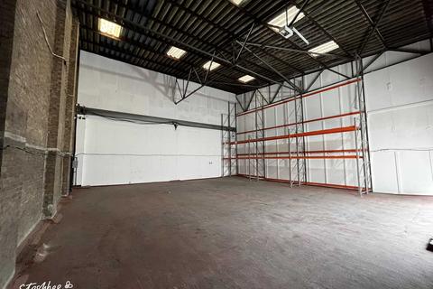 Warehouse to rent - Fishers Way, Belvedere DA17