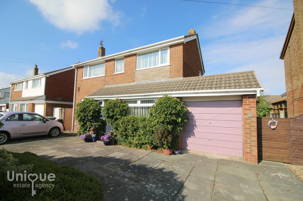 Larkholme Parade Fleetwood Fy7 3 Bed Detached House For Sale £245 000