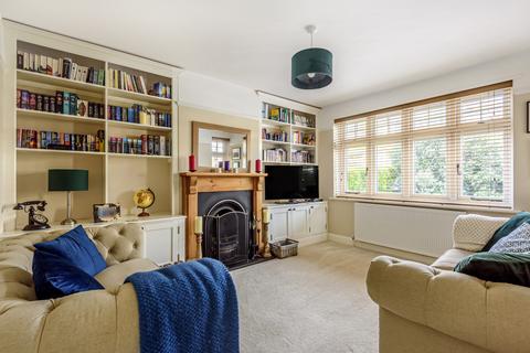 17 Manor Crescent, Guildford, GU2 9NF