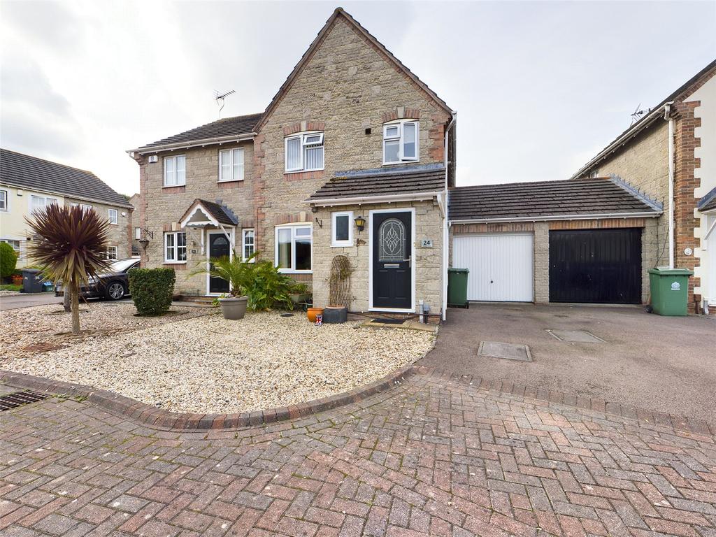 Griffon Close, Quedgeley, Gloucester, Gloucestershire, GL2 3 bed semi
