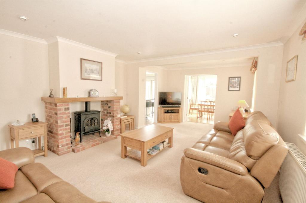 Ambrose Rise, Wheatley, OX33 3 bed detached bungalow £565,000