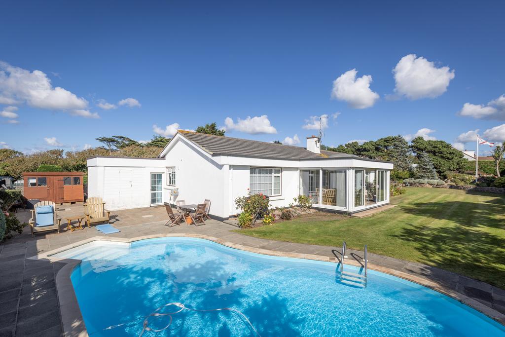 La Route Du Petit Port, St. Brelade... 3 bed detached bungalow - £2,250,000