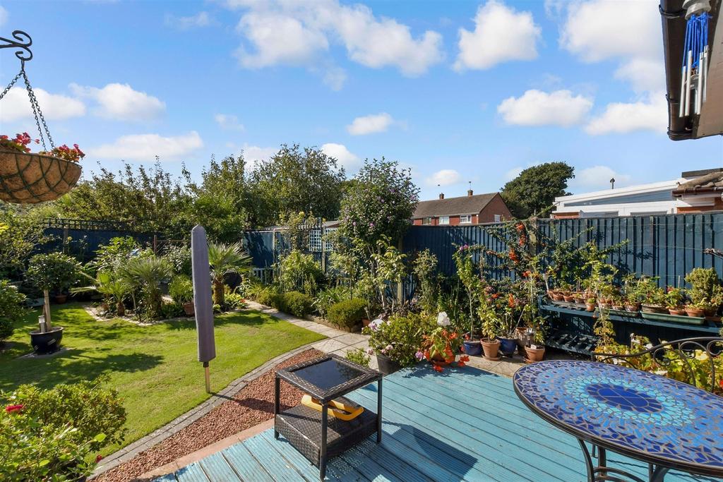 Beaufort Road, Bedhampton, Havant, Hampshire 3 bed detached bungalow