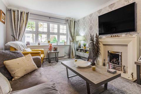 2 Gresford Close, Woolley Grange, Barnsley, S75 5QR