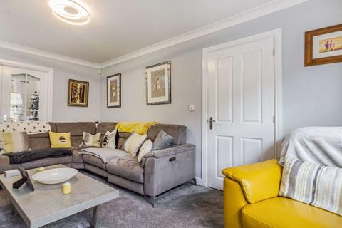 2 Gresford Close, Woolley Grange, Barnsley, S75 5QR