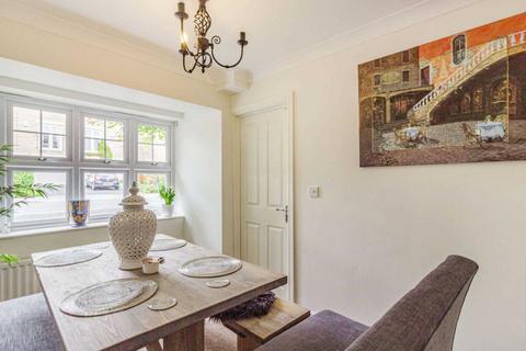 2 Gresford Close, Woolley Grange, Barnsley, S75 5QR