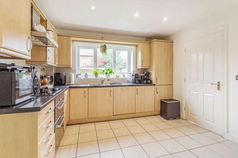 2 Gresford Close, Woolley Grange, Barnsley, S75 5QR