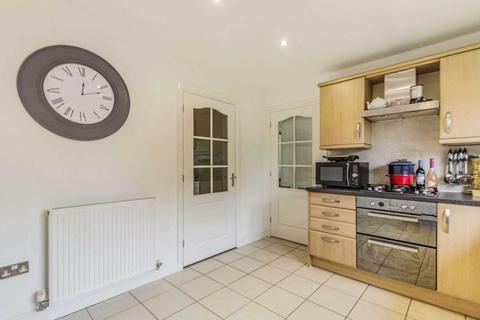 2 Gresford Close, Woolley Grange, Barnsley, S75 5QR