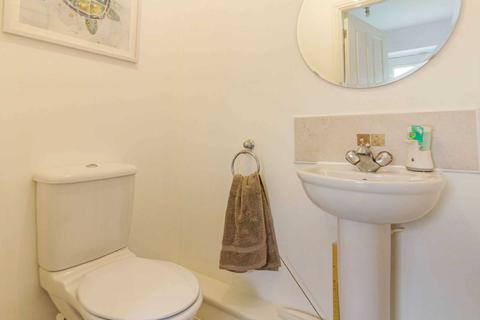 2 Gresford Close, Woolley Grange, Barnsley, S75 5QR